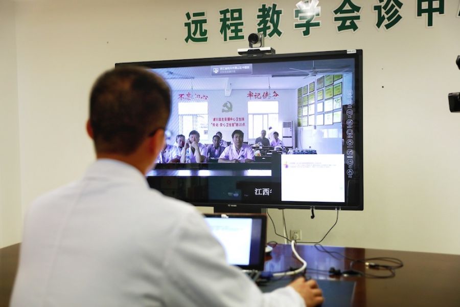5.用“互聯(lián)網(wǎng)+”方式，對“傳化·安心衛(wèi)生室”及周邊衛(wèi)生室村醫(yī)進行遠程培訓(xùn).jpg